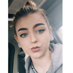 Meet your Posher, Hailey